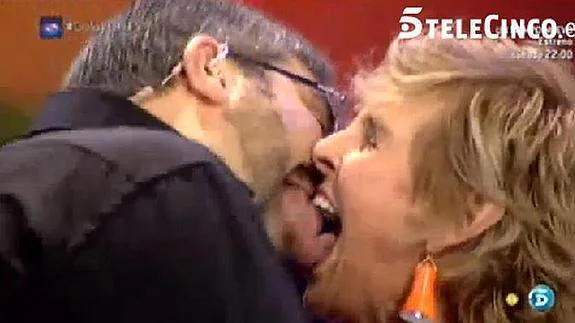 Florentino Fernández y Mercedes Milá, durante su 'choque de lenguas'. 