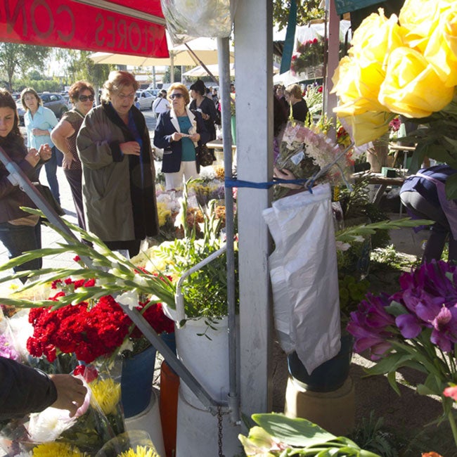 Puesto de venta de flores.