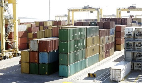 Terminal de contenedores en el Puerto de Valencia. :: irene marsilla
