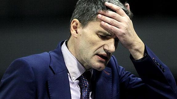 Perasovic se lamenta durante el partido ante el Neptunas Klaipeda.