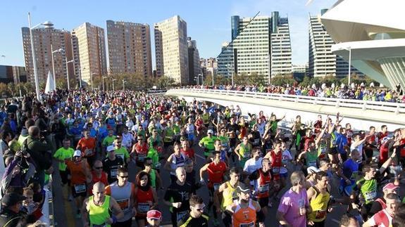 Miles de corredores, en Valencia. 