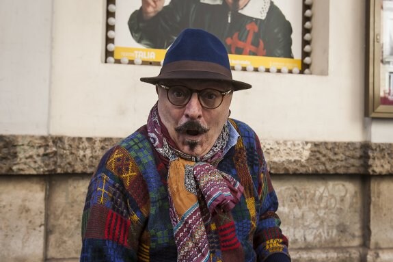 Moncho Borrajo durante la presentación de la obra en el Teatro Talía. :: jesús montañana 