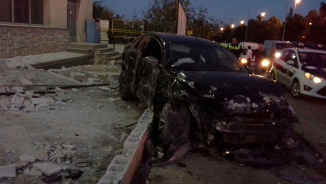 Muere el conductor de una grúa arrollado por un camión mientras atendía a otro vehículo