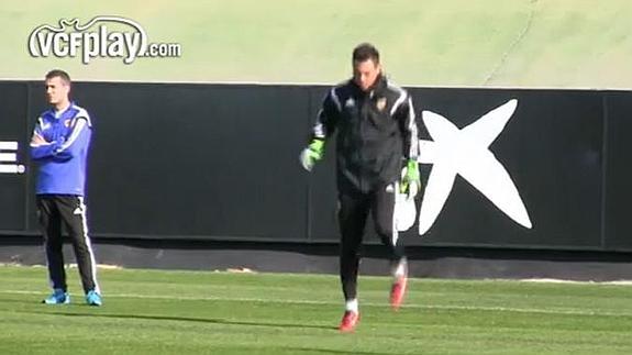 Diego Alves regresa con el grupo y apunta a Vigo