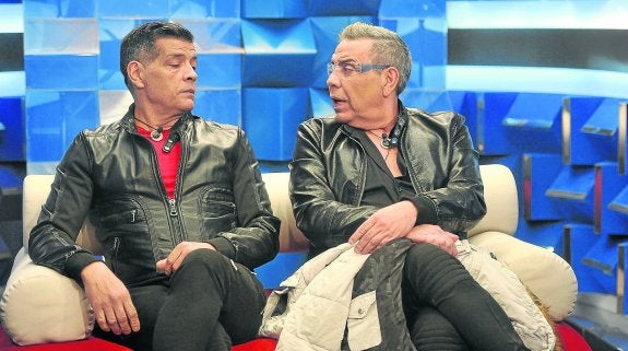 Los hermanos Salazar se refirieron al concursante Coman como «gorila». Eso ocurrió ya el primer día del concurso. :: mediaset