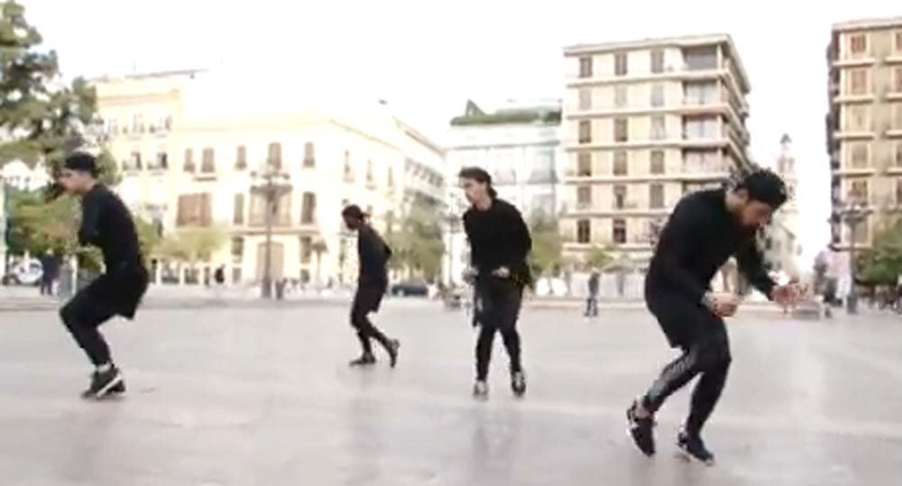 A baile limpio en la plaza de la Virgen