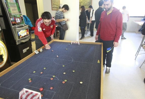 Una de las partidas jugadas en Tabernes Blanques. :: juanjo monzó