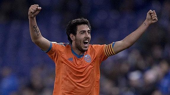 Dani Parejo celebra su octavo gol de la Liga marcado contra el Espanyol en Cornellà.