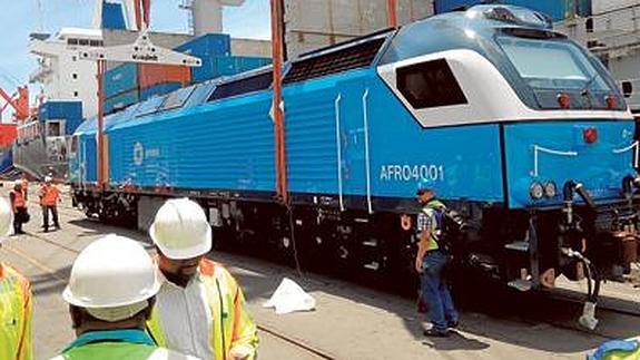 Locomotora Afro 4000 de Vossloh enviada a Sudáfrica.