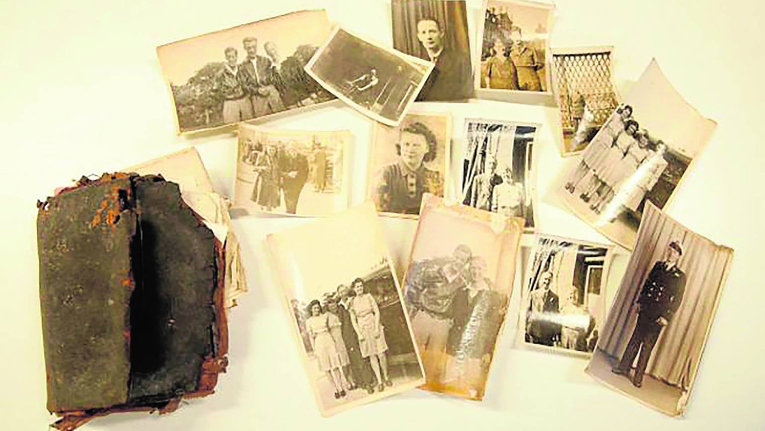 Cartera de Edward Parker y algunas de las fotos encontradas en ella.