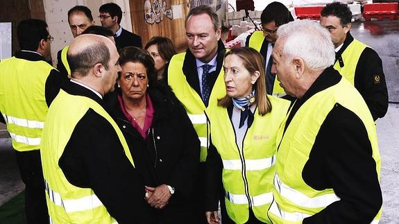 Ana Pastor, durante su visita a las obras de la A-3. LP