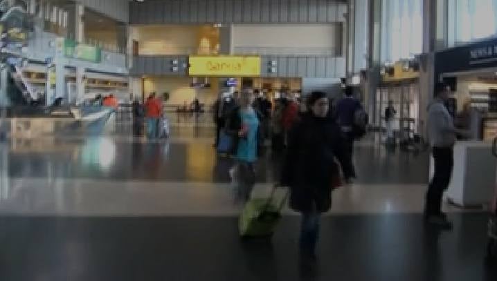 Tranquilidad entre los pasajeros del aeropuerto de Manises.