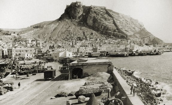 Vista panorámica de Alicante desde el puerto.:: Concejalía de Cultura