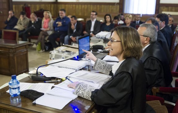 La fiscal Anticorrupción Ana Cuenca, ayer en el  juicio. :: efe