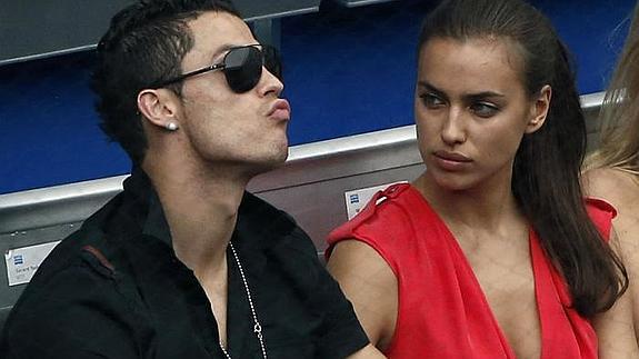 El delantero portugués del Real Madrid Cristiano Ronaldo y la modelo rusa Irina Shayk, en una imagen de archivo.