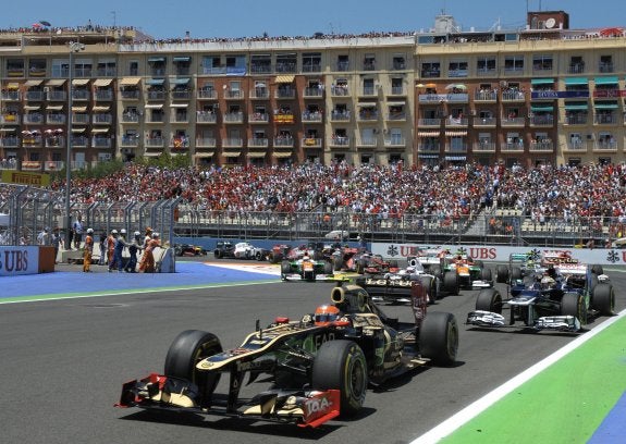 La carrera de Fórmula 1 de 2012, en el circuito urbano de Valencia.:: afp