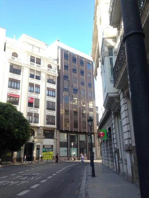 El edificio de Caja Madrid en Pintor Sorolla, en alquiler