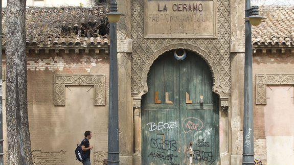 Fachada de La Ceramo, en el barrio de Benicalap.