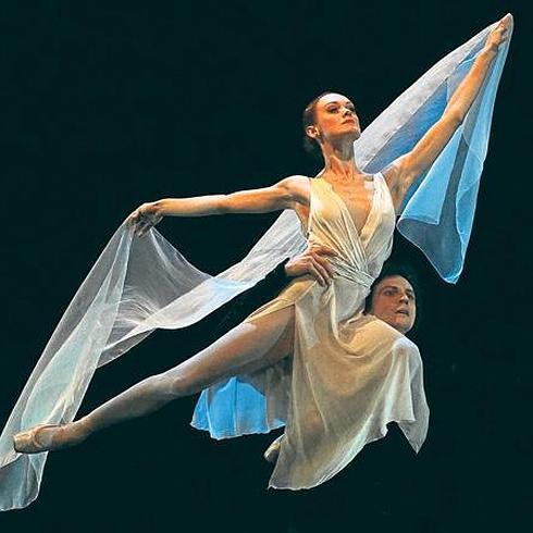 Uliana Lopátkina se luce en un 'pas de deux'.