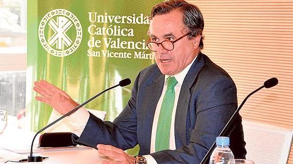 Ignacio Sánchez Cámara nació en Madrid en 1954.