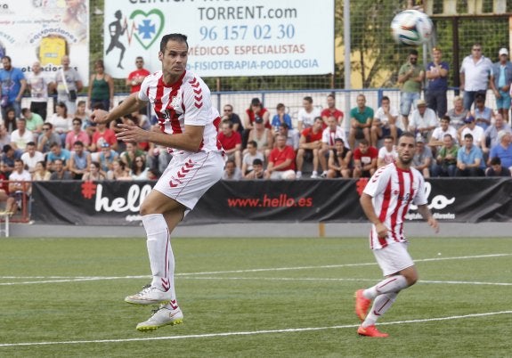El Huracán luchó hasta el final para ponerse por delante en el marcador. :: juanjo monzó