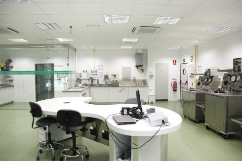 Instalaciones del laboratorio de Lafarge en Sagunto.:: lp