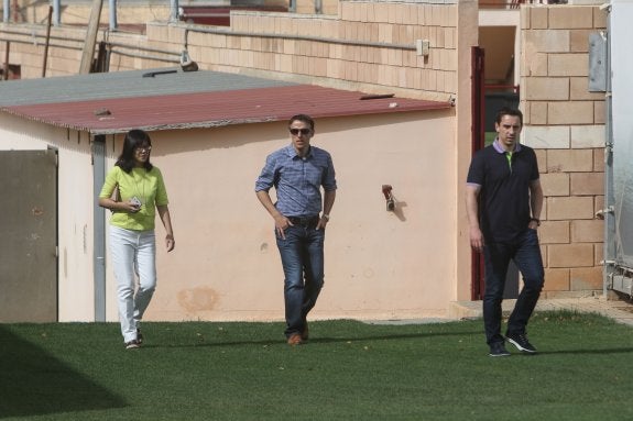 Layhoon Chan, Philipe Neville y Gary Neville en la Ciudad Deportiva el pasado 13 de mayo .