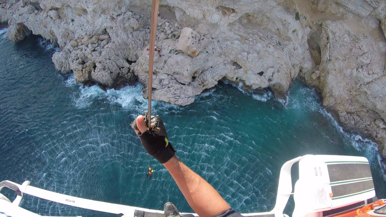 Espectacular rescate en la cala del Moraig