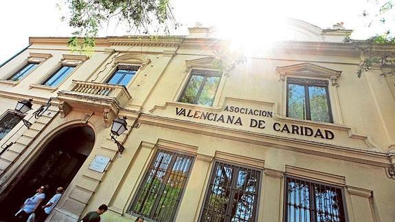 La histórica sede de Casa Caridad, ubicada en el paseo de la Petxina.