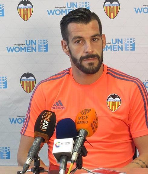 Negredo: «No entendería que el club quisiera sacarme»