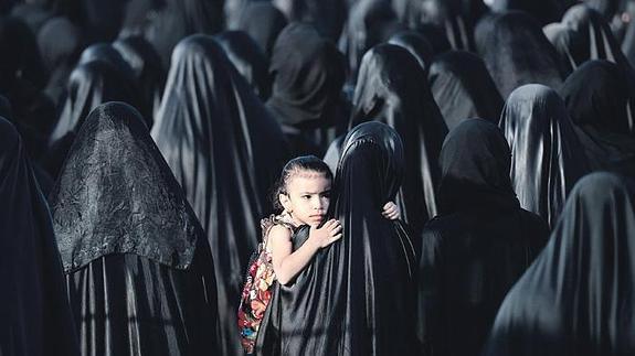Funeral de un joven de 26 años, después de la inhalación de gases lacrimógenos lanzados por la policía durante una protesta.
