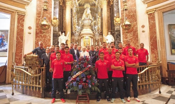 Los representantes del Levante, en la Basílica.