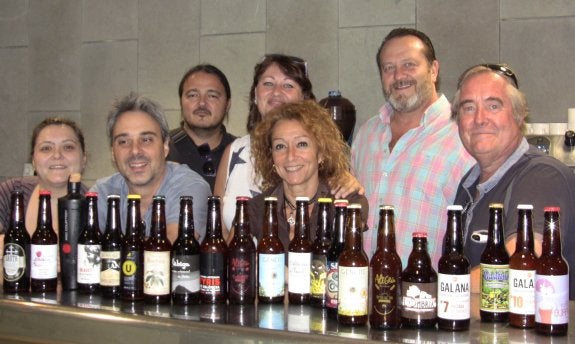 Todas las cervezas artesanas valencianas pasaron ante el jurado . :: lp