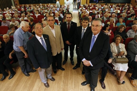 Daniel Sala (i), Voro López, Òscar Rueda, Miguel Ángel Lledó y Enric Esteve. :: irene marsilla