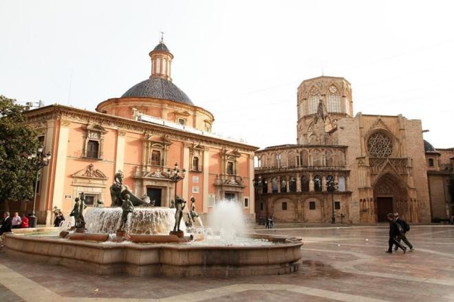 Plaza de la Virgen de Valencia. 