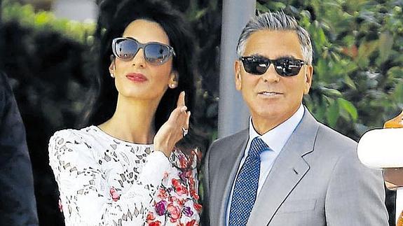 El actor George Clooney junto a su mujer Amal Alamuddin.