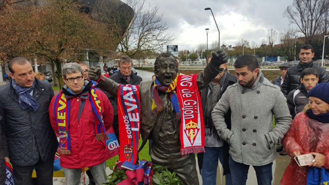 Emotivo homenaje a Preciado pasado por agua