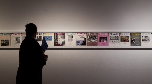 La exposición exhibe ejemplares de la revista 'Filmkritik' de la que Farocki fue editor. :: damián torres