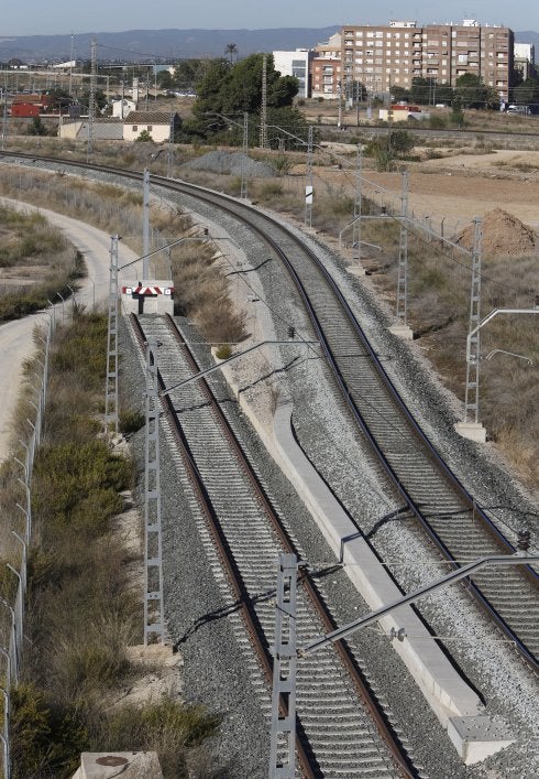 Once municipios siguen sin tren a Valencia pese a estar la obra finalizada desde mayo