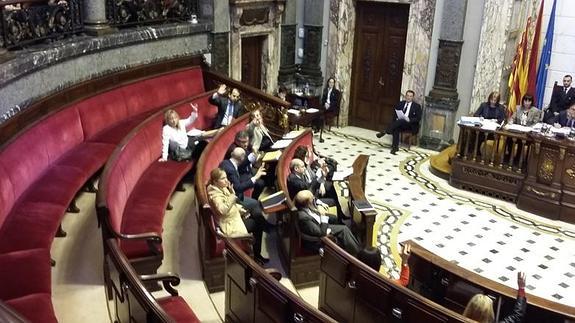 Momento en el que el PP ha votado a favor de la creación de la comisión de investigación.