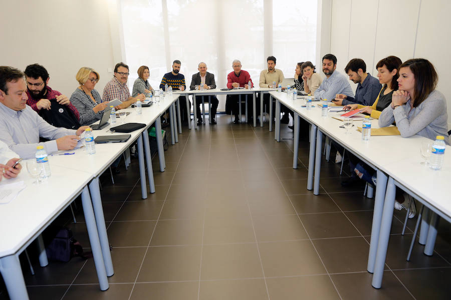 El equipo local reunido hoy.