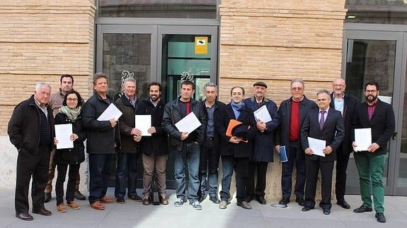 Representantes de Benitatxell y la Associaciò de Viticultors.