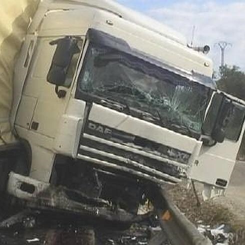 Estado del camión tras el accidente.