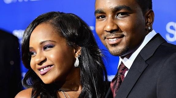 Bobbi Kristina Brown, hija de Whitney Houston, y su novio, Nick Gordon, en una imagen de 2012.