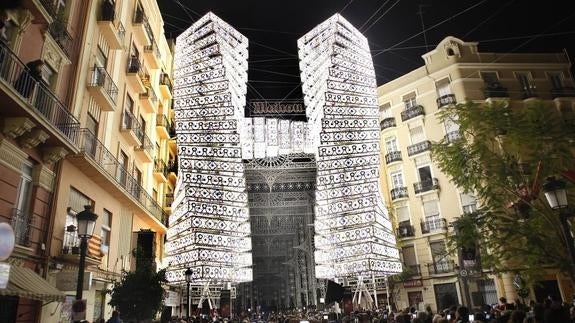 Fallas 2016: Cuba-Literato Azorín, primer premio de calles iluminadas