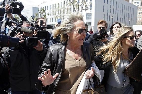 Mari Carmen García-Fuster, a su salida del juzgado. 