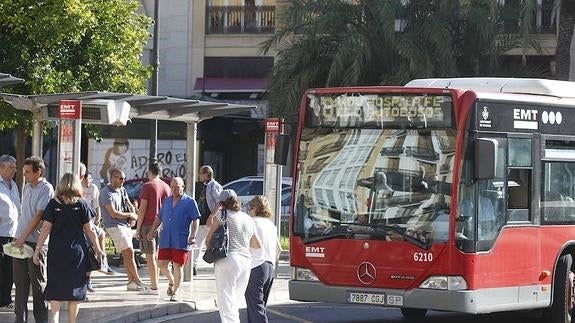 C's propone permitir el acceso de animales de compañía en el transporte público