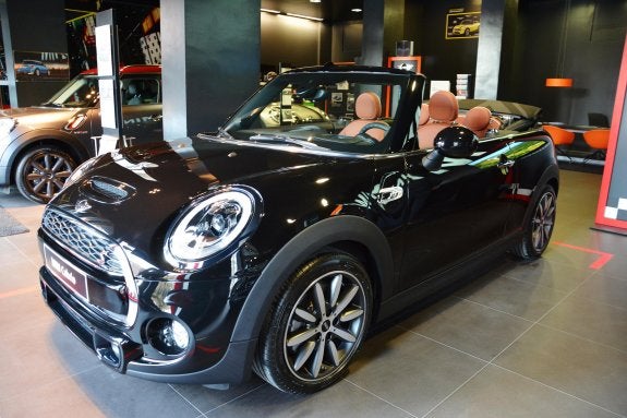 El Mini Cabrio llega a Automóviles Bertolín