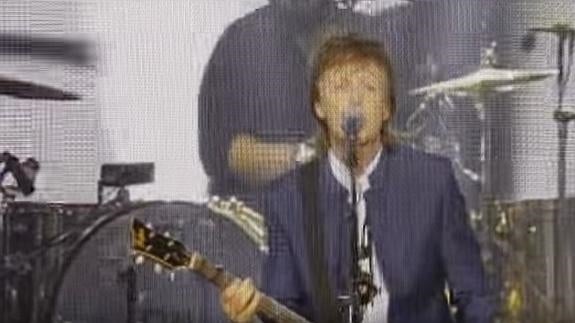 Paul McCartney toca 'A Hard Day's Night' 50 años después