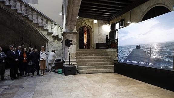 El Consell en pleno ha presentado el vídeo. EFE